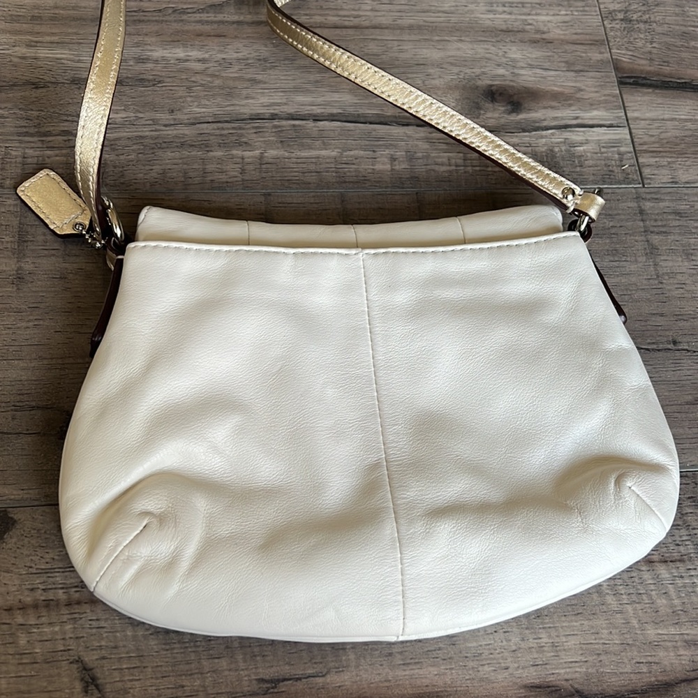 Coach SoHo signature crossbody purse - Picture 3 of 10
